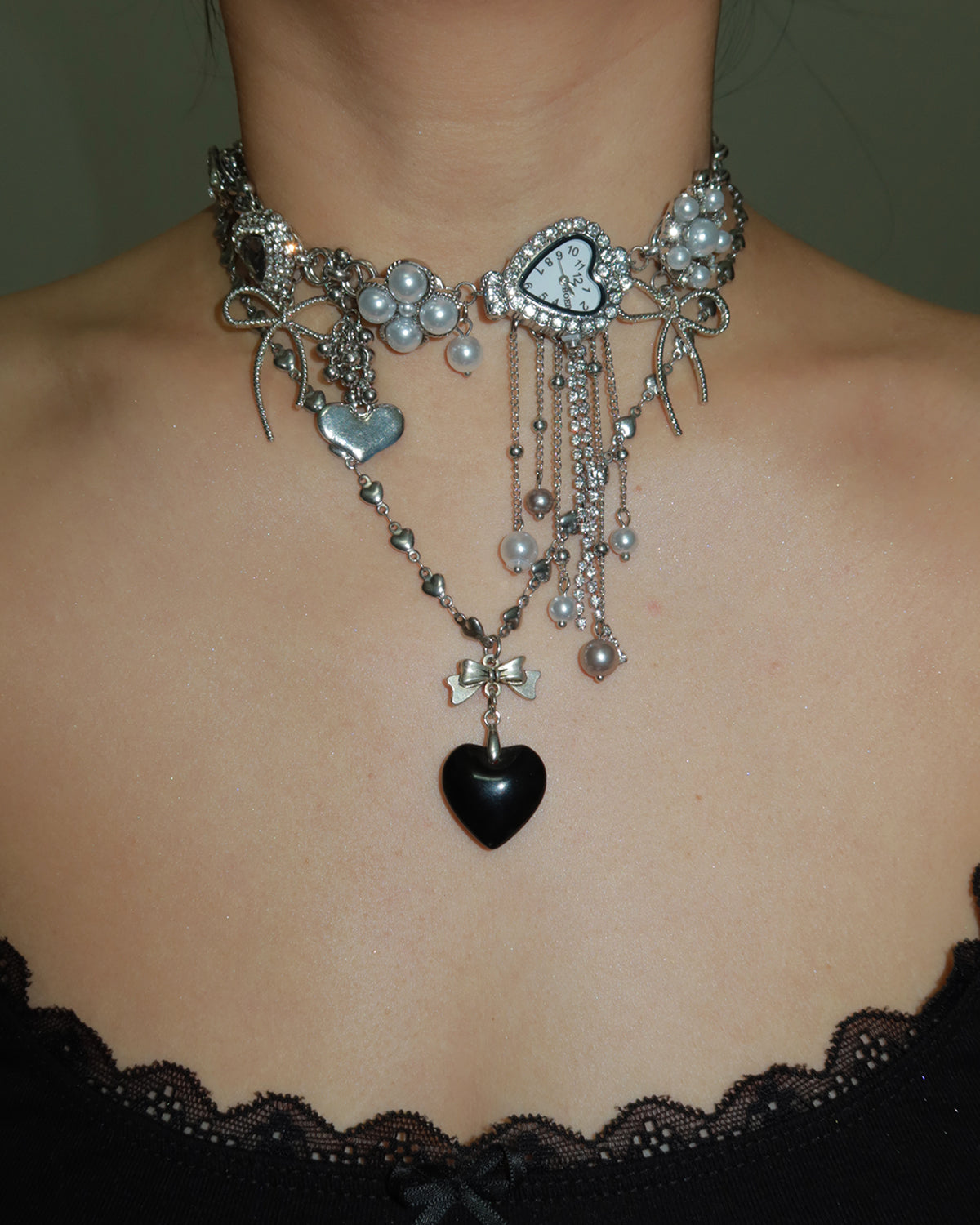 Jodie Sweet Bow Heart Pearl Clock Necklace