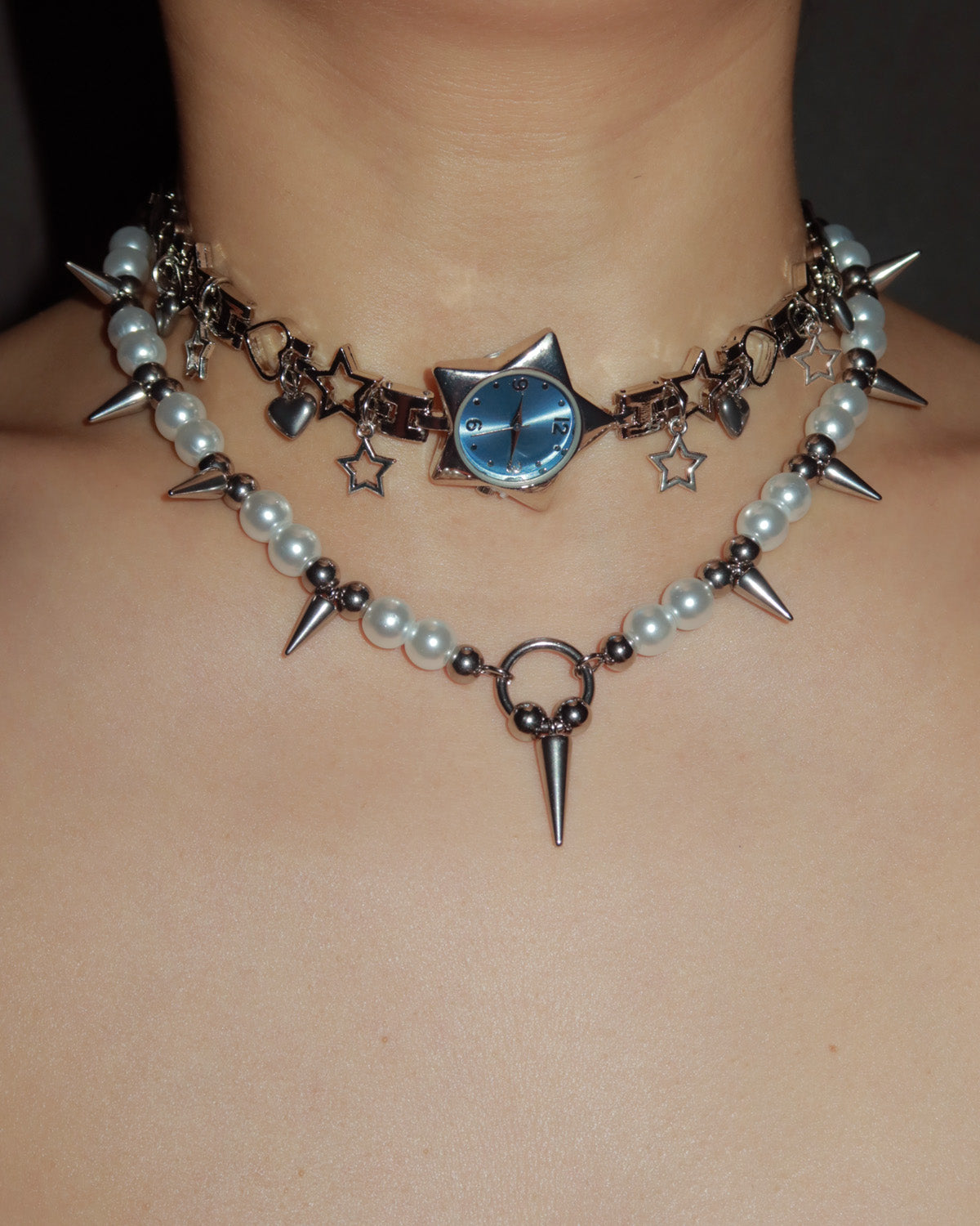 Nova Vintage Blue Star Clock Silver Chocker