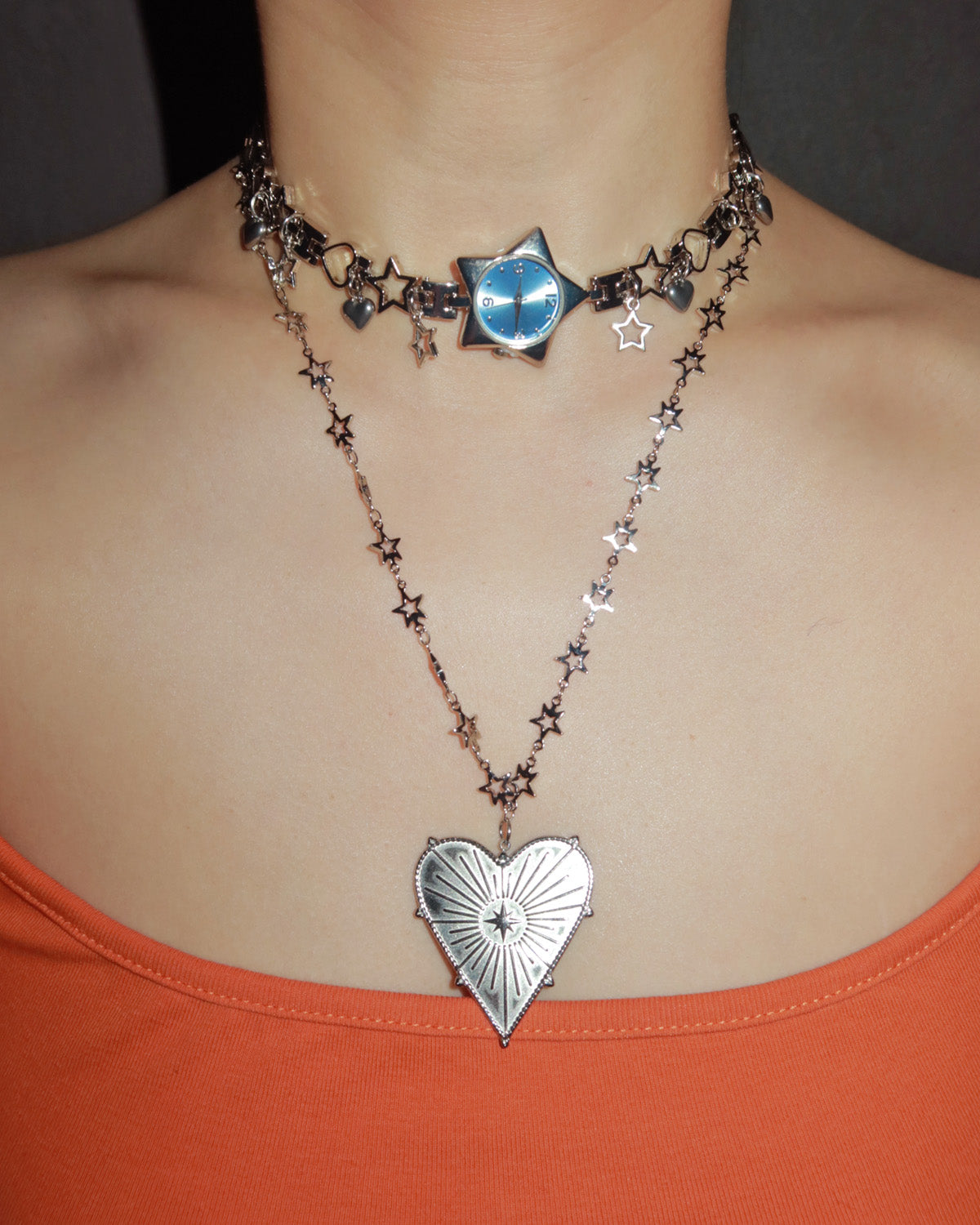 Nova Vintage Blue Star Clock Silver Chocker