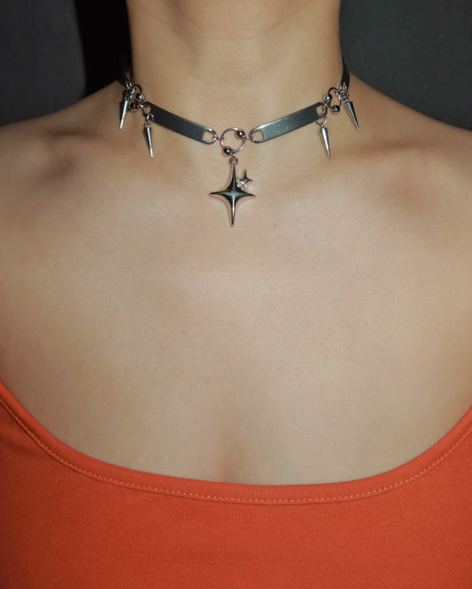 Lee Star Rivet Silver Choker Necklace