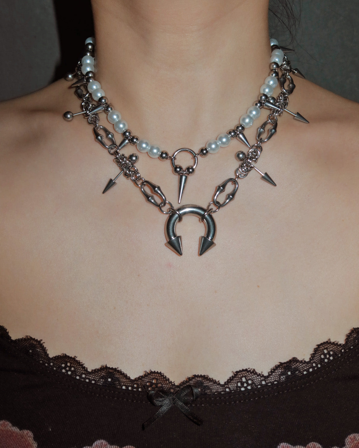 Sloane Pierced Rivet Horseshoe Silver Necklace