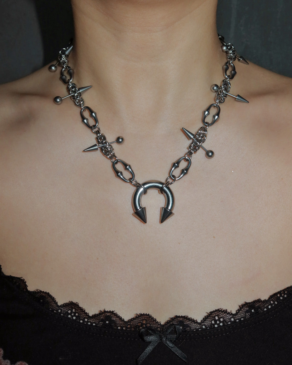 Sloane Pierced Rivet Horseshoe Silver Necklace