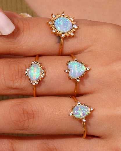 Anillo dorado de ópalo