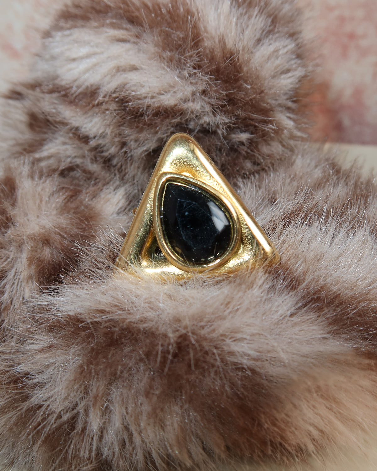 Frances Triangle Black Golden Ring