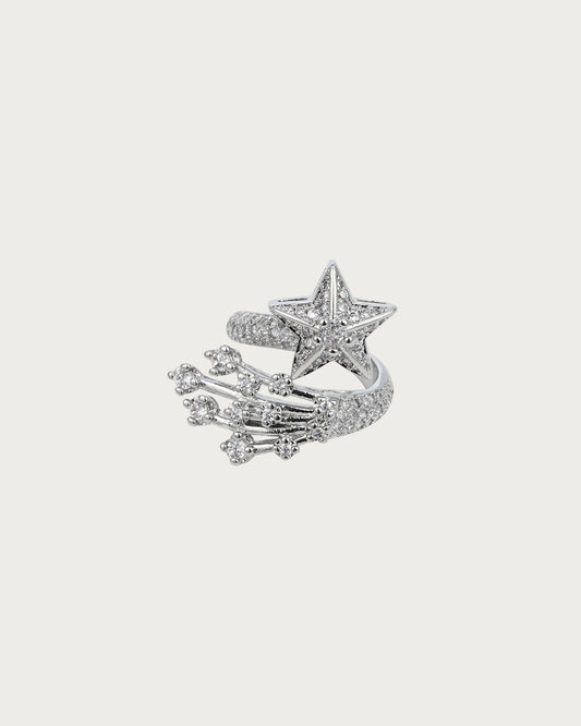 Anillo de plata con meteorito brillante