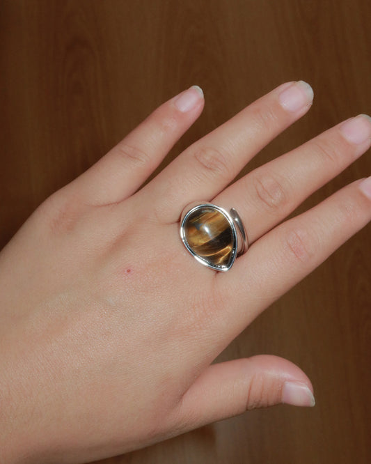 Sable Teardrop Tiger Eye Silver Ring